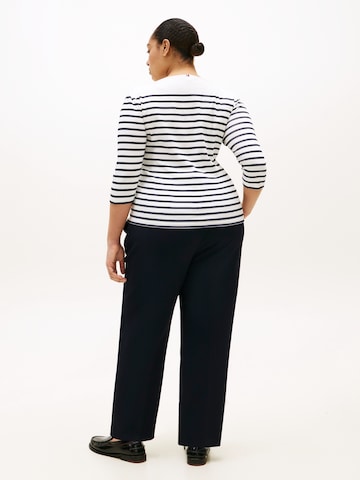 Maglietta 'CODY' di Tommy Hilfiger Curve in bianco