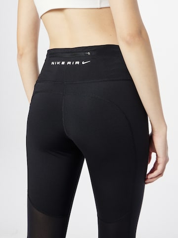 NIKE Skinny Fit Спортен панталон 'Air Fast' в черно