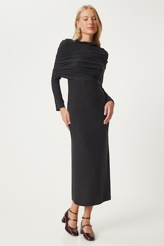 Rochie de la Happiness İstanbul pe gri