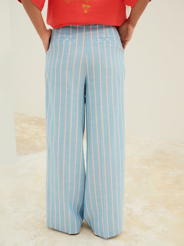 Next Wide leg Bandplooibroek in Blauw