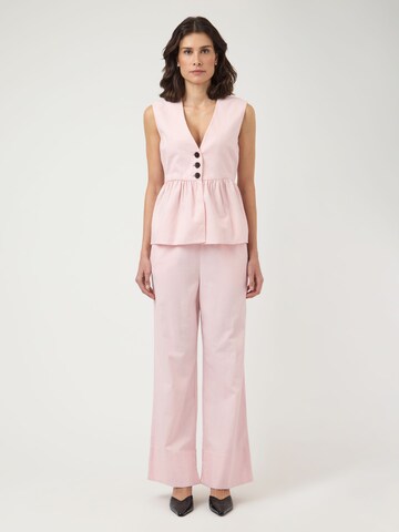 Top di YAS in rosa