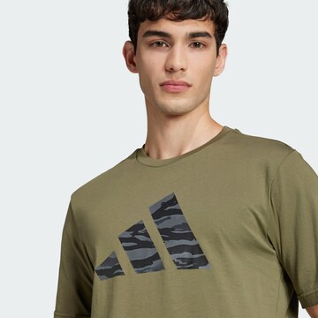ADIDAS SPORTSWEAR Функционална тениска в зелено