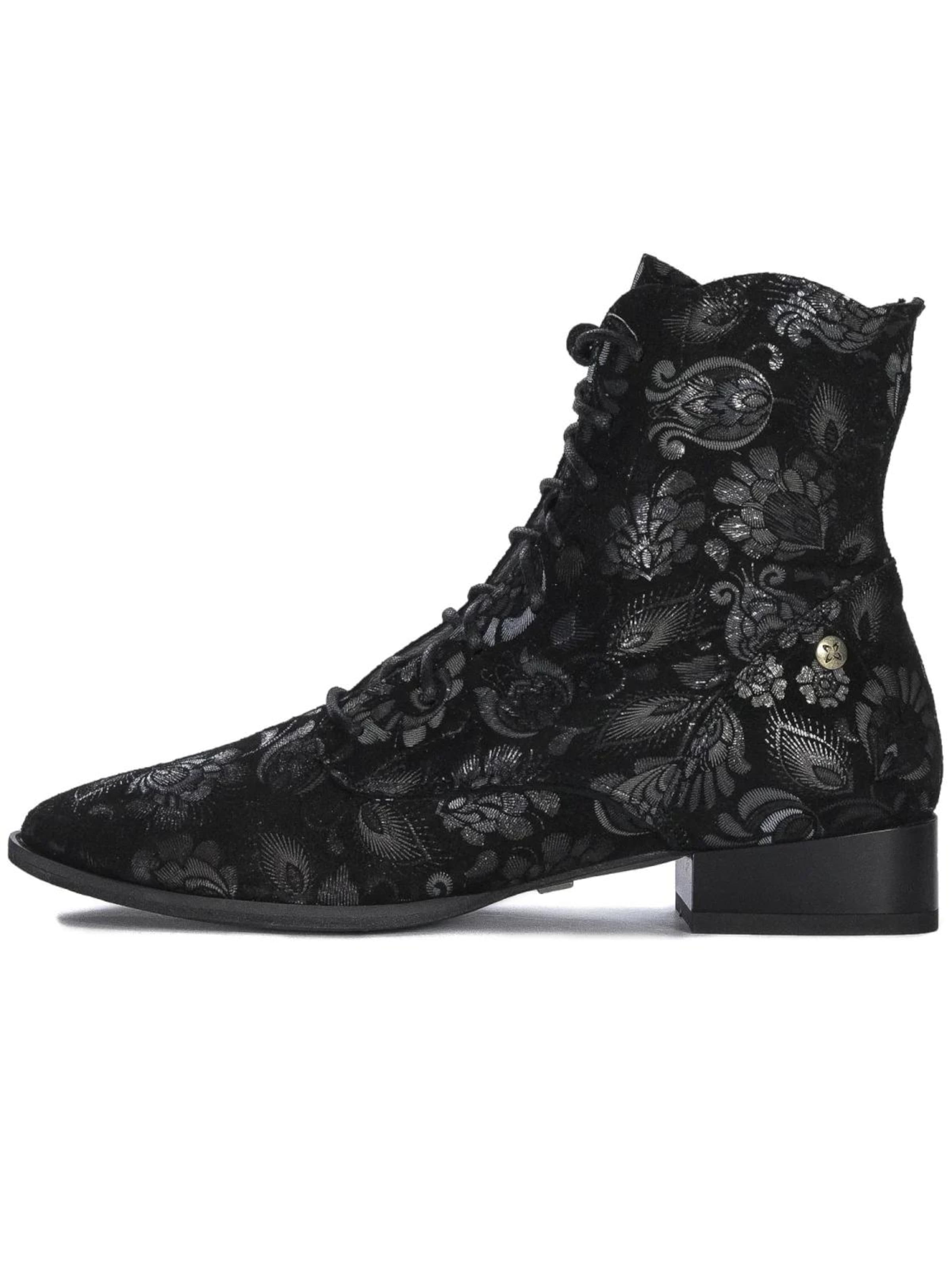 Maciejka Lace-up bootie in Black: front
