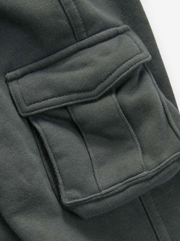 Next Tapered Hose in Grau