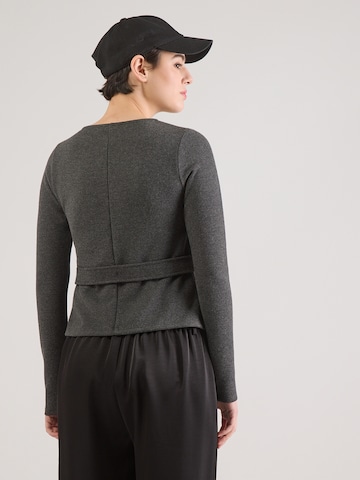 ABOUT YOU Póló 'Mala' - szürke