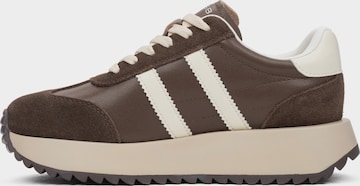 Baskets basses '7706' ES8 en marron : devant