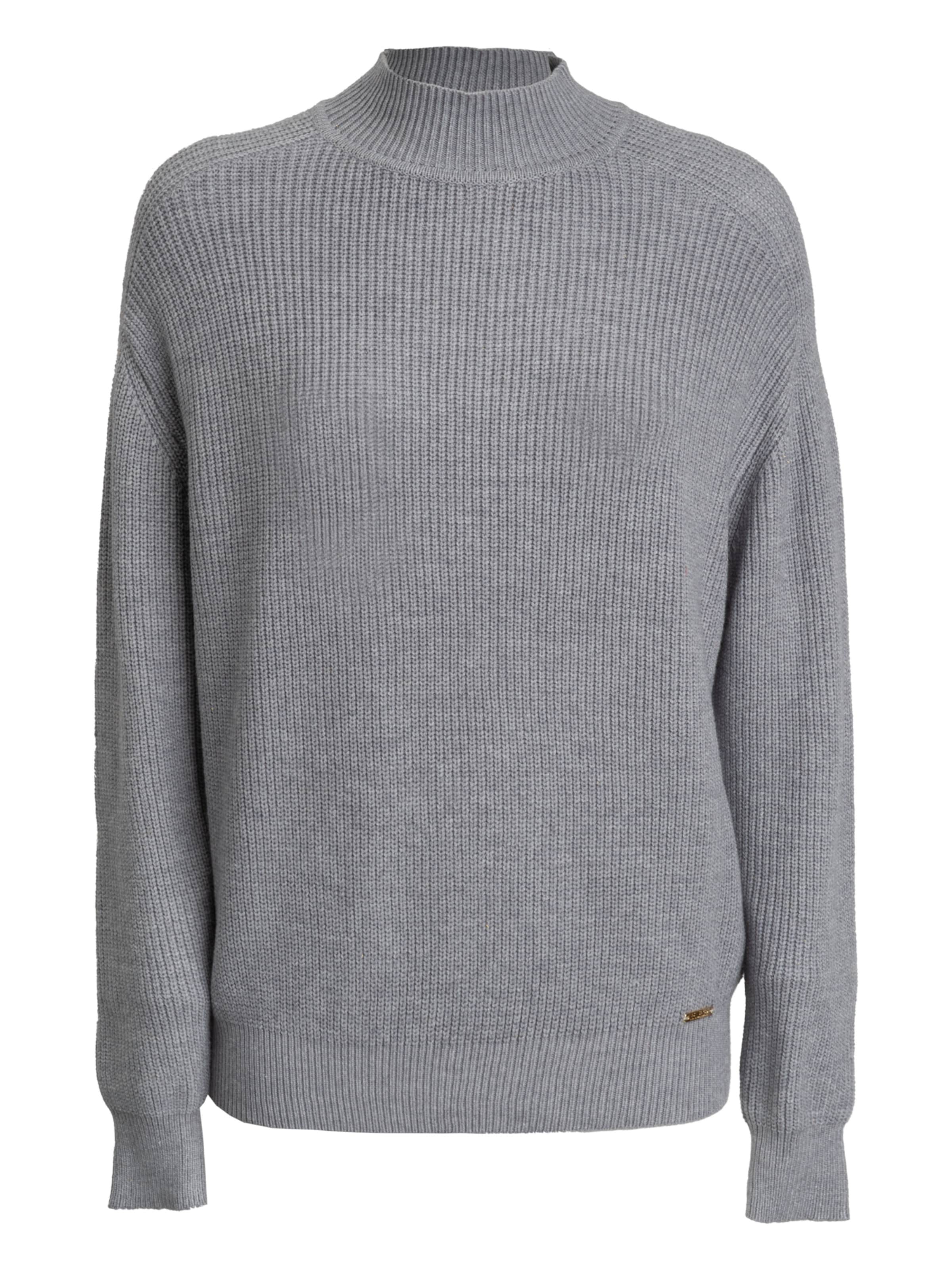 Pullover di Influencer in grigio: frontale