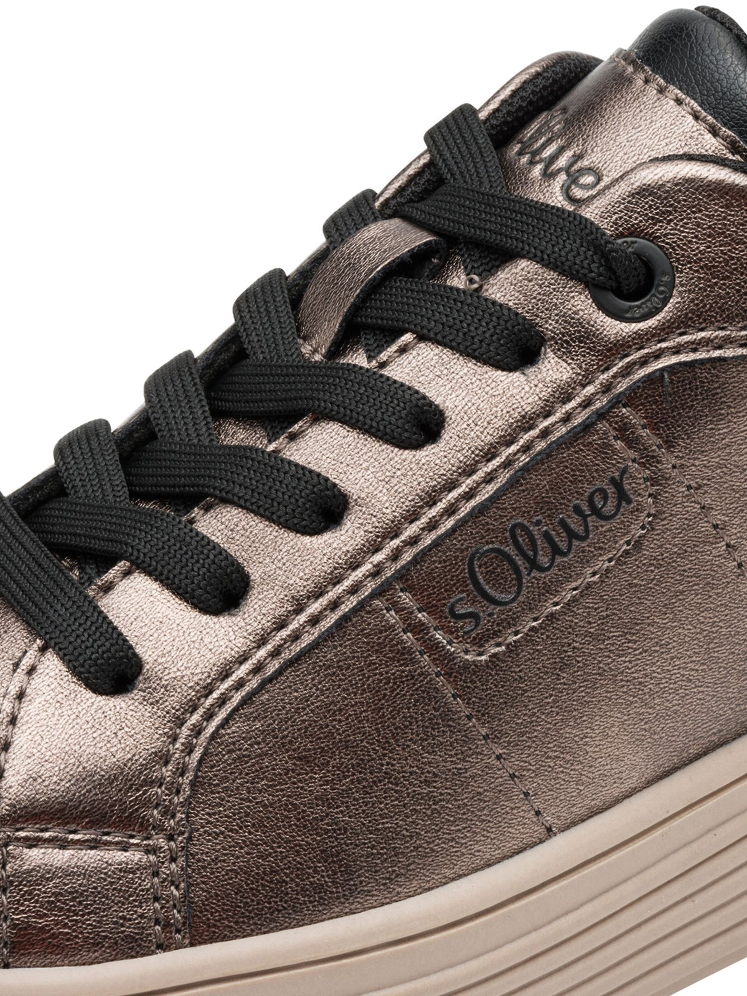 s.Oliver Sneakers in Gold