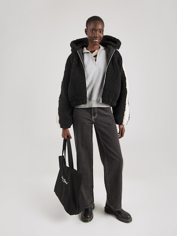 Veste mi-saison 'Hope pile Hoodie' Monki en noir