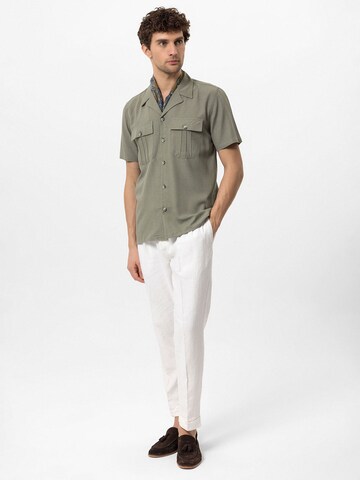 Antioch Regular fit Button Up Shirt in Green