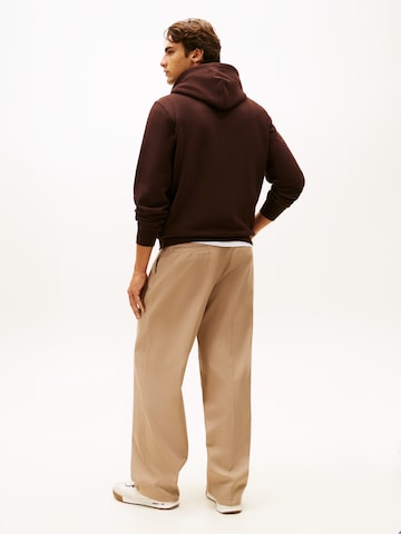 TOMMY HILFIGER Tréning póló 'ESS SEASONAL' - barna