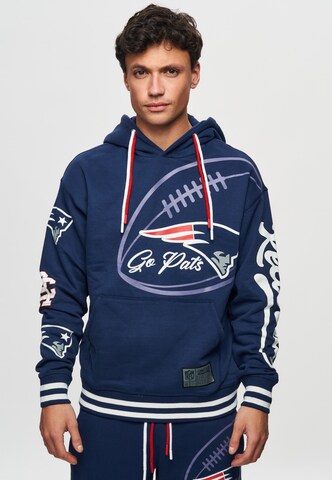 Recovered Sweatshirt 'NFL Patriots Go Pats' in Blauw: voorkant