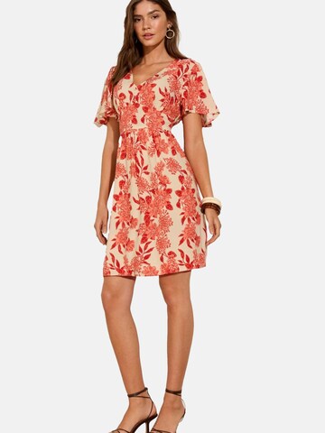 Friends Like These Kleid in Rot: Vorderseite