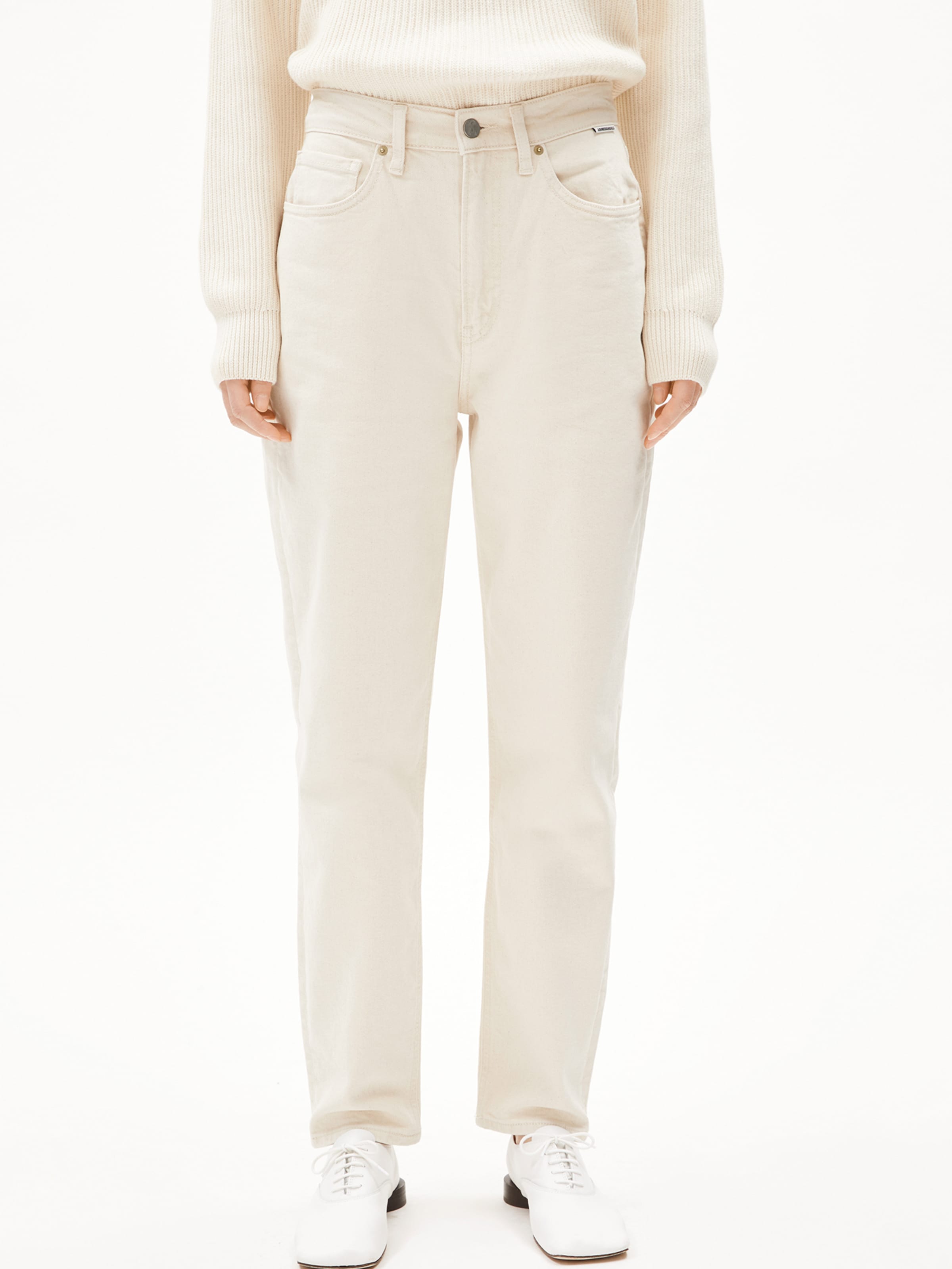ARMEDANGELS Tapered Τζιν 'Mairaa' σε λευκό: μπροστά