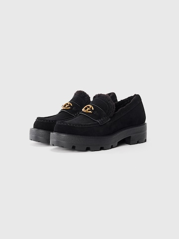 GUESS - Zapatillas 'Yanikay' en negro