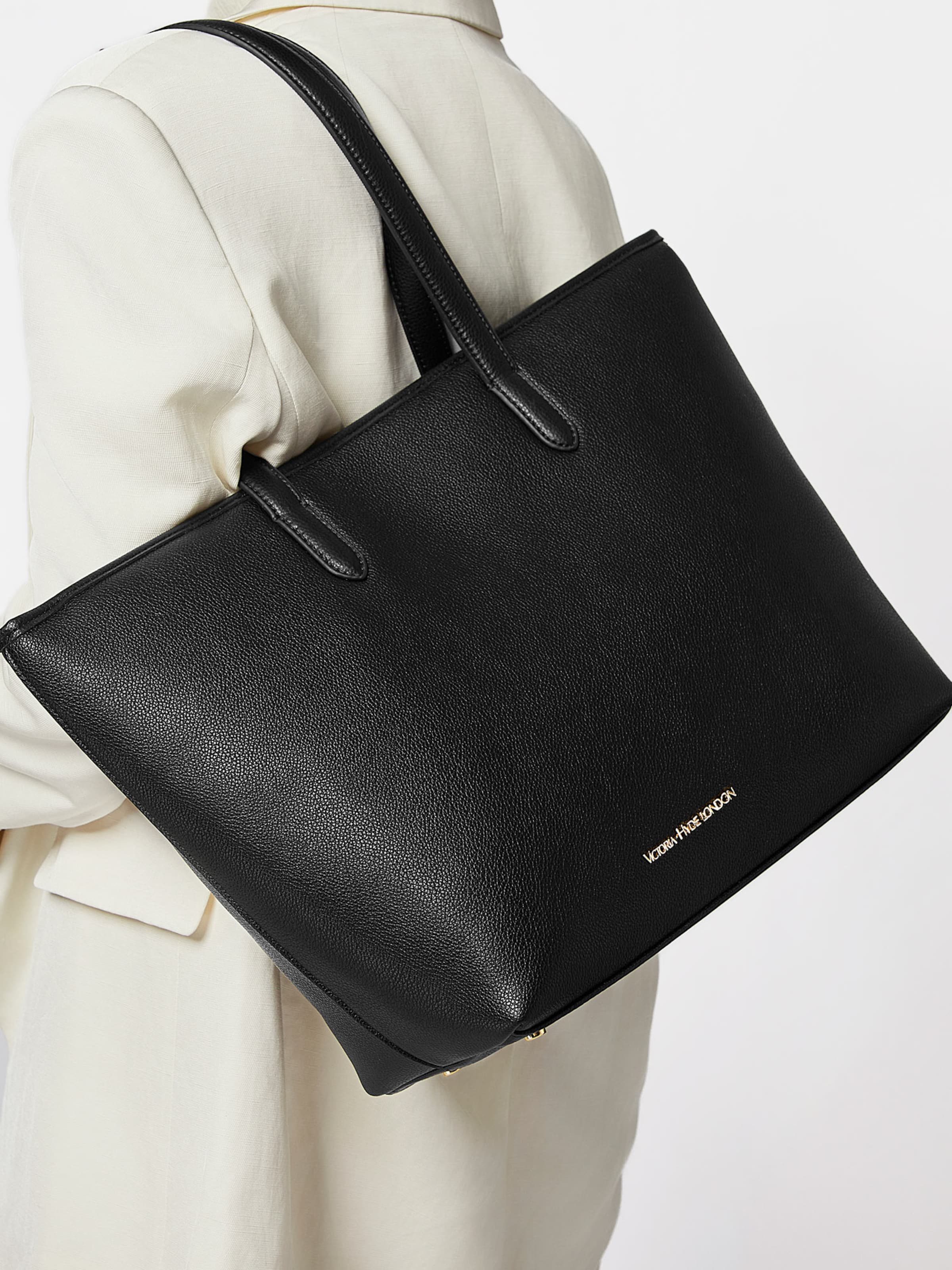 Victoria Hyde - Shopper ' Yoana ' em preto: frente