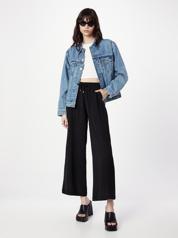 QS Loose fit Trousers in Black