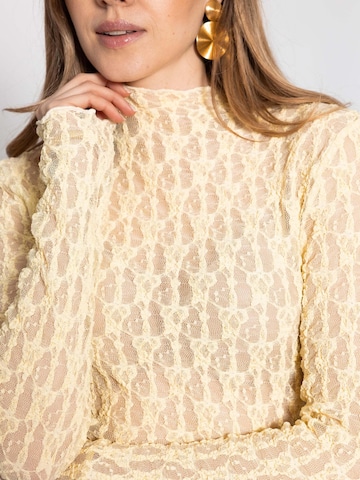 SASSYCLASSY Shirt‌‌‌‌‌‌‌‌‌‌ in Gelb