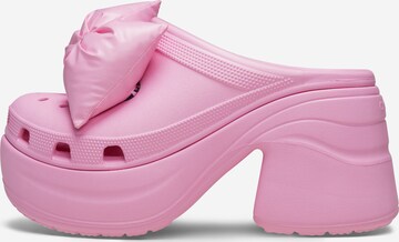 Crocs Clogs in Pink: front