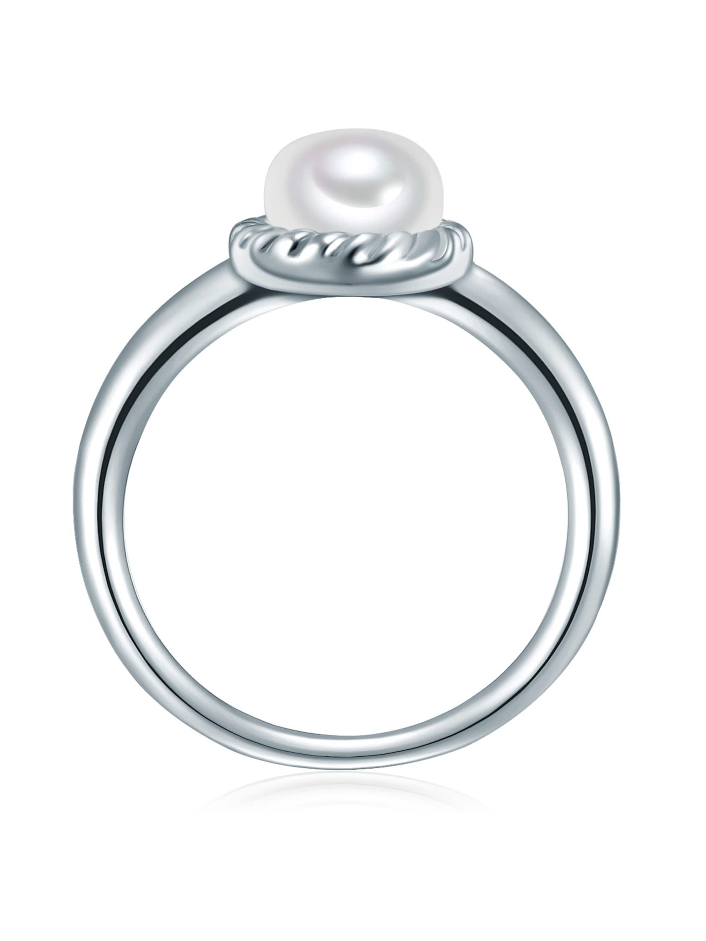 Valero Pearls Ring in Silver