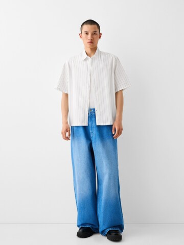 Bershka Comfort Fit Skjorte i hvid