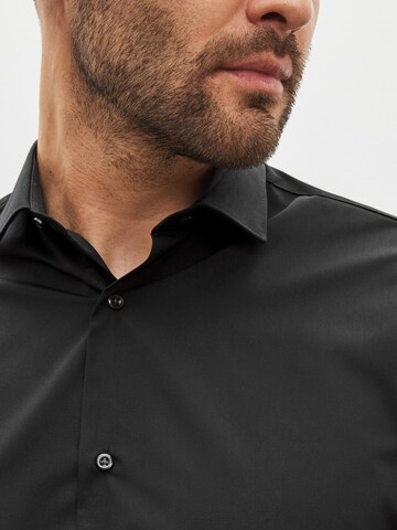 Coupe regular Chemise Next en noir