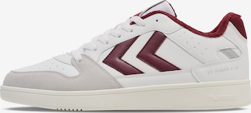 Baskets basses Hummel en blanc : devant