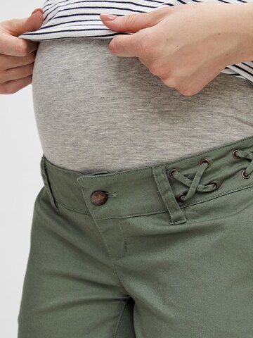 MAMALICIOUS Regular Jeans 'Halley' in Groen