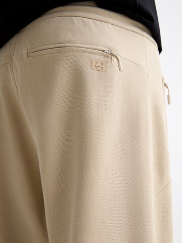 Tapered Pantaloni di Pull&Bear in beige