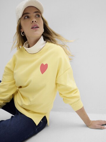 bonprix Sweatshirt in Geel