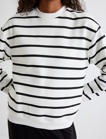 Koton Sweatshirt in White