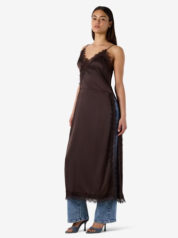Robe 'NMLouise' Noisy may en marron