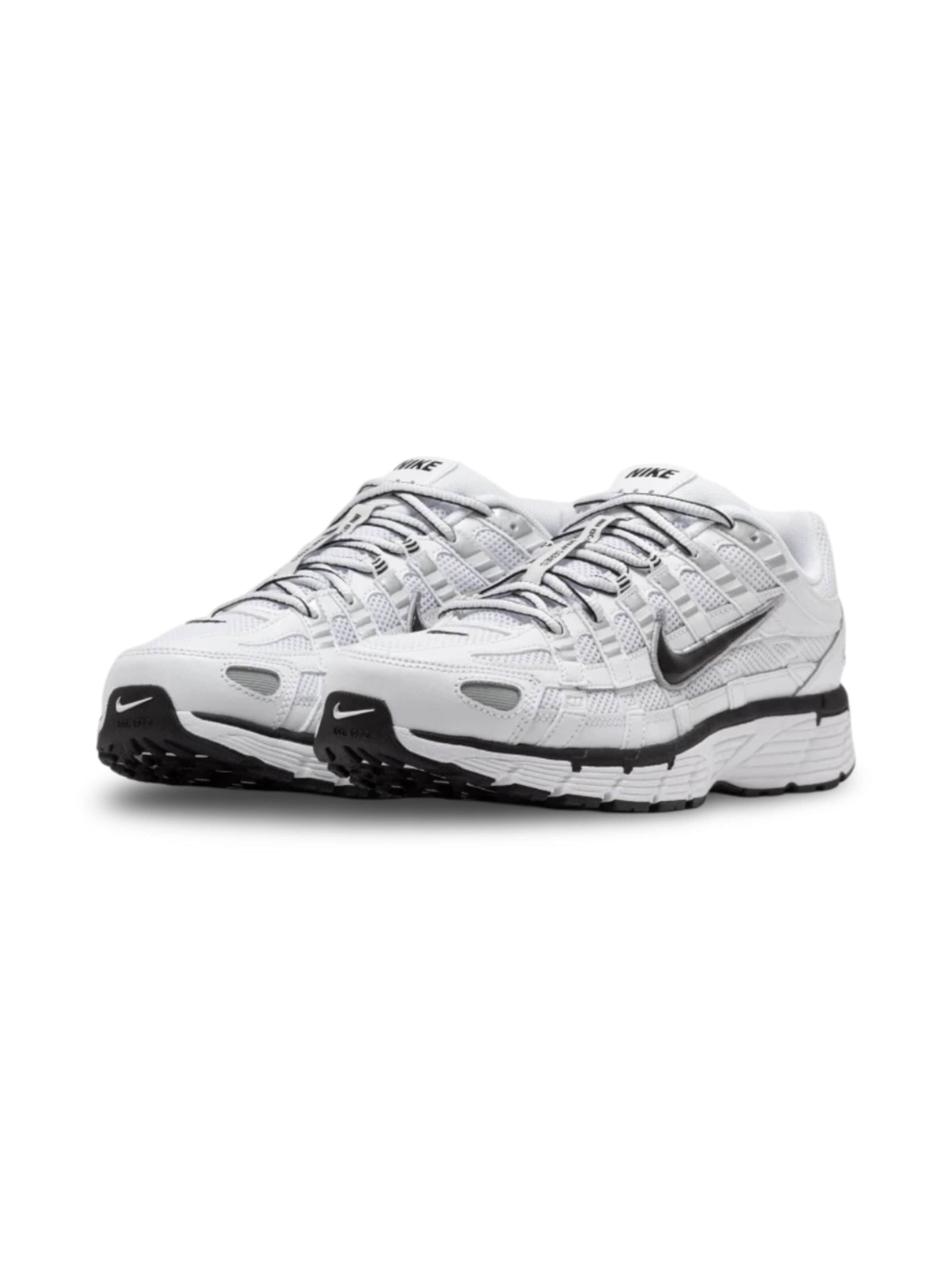 Sneaker bassa 'P-6000' di Nike Sportswear in argento