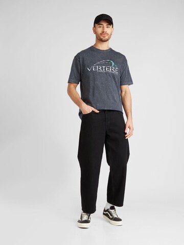 Vertere Berlin Shirt 'CORPORATE' in Grijs