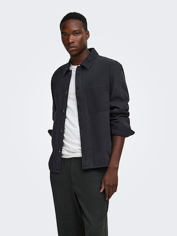 Coupe regular Chemise business 'ONSTimes' Only & Sons en noir : devant