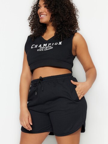 Regular Pantalon Trendyol Curve en noir : devant