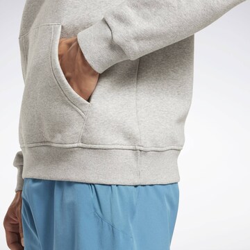 Reebok - Sweatshirt de desporto 'Identity' em cinzento