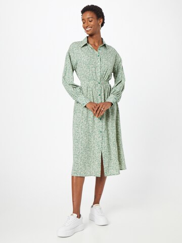 Robe-chemise 'STACEY' In The Style en vert : devant