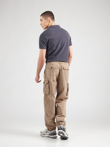 Effilé Pantalon cargo Superdry en marron