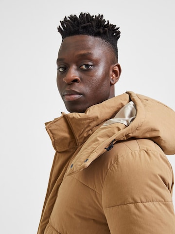 SELECTED HOMME - Parka de inverno 'Bow' em castanho