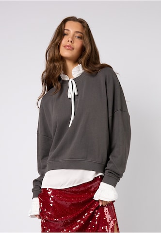 Sweat-shirt 'Love Season' OH APRIL en gris : devant