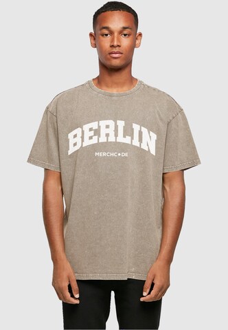 Merchcode T-Shirt 'Berlin Wording' in Grün: Vorderseite