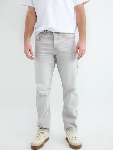 Loosefit Jean 'LUCAS' BALMOHK en gris : devant