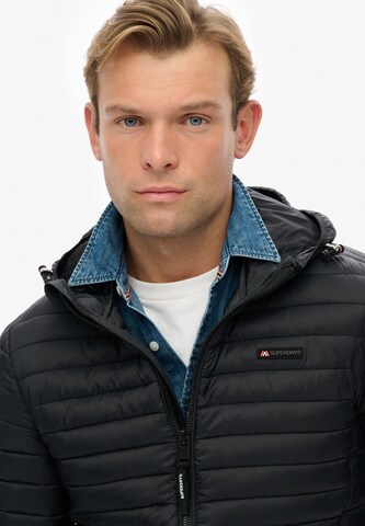 Veste mi-saison 'Fuji Lite' Superdry en bleu