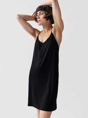 Erlich Textil - Camisola de pijama 'MADELEN' em preto: frente