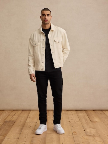 DAN FOX APPAREL Between-Season Jacket 'Jakob' in White