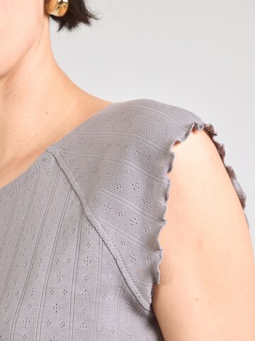 Pepe Jeans Μπλουζάκι σε γκρι