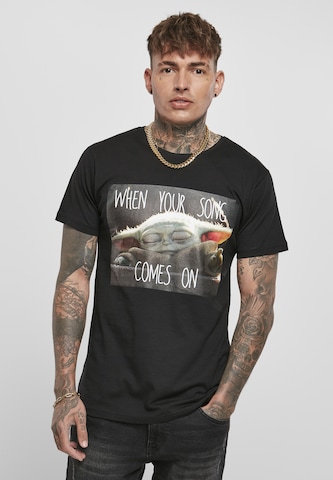 T-Shirt 'Baby Yoda Song' Mister Tee en noir : devant