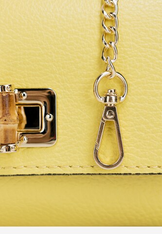 NAEMI Shoulder Bag in Yellow