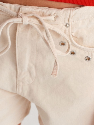 Dilvin Regular Broek 'Shorts' in Beige